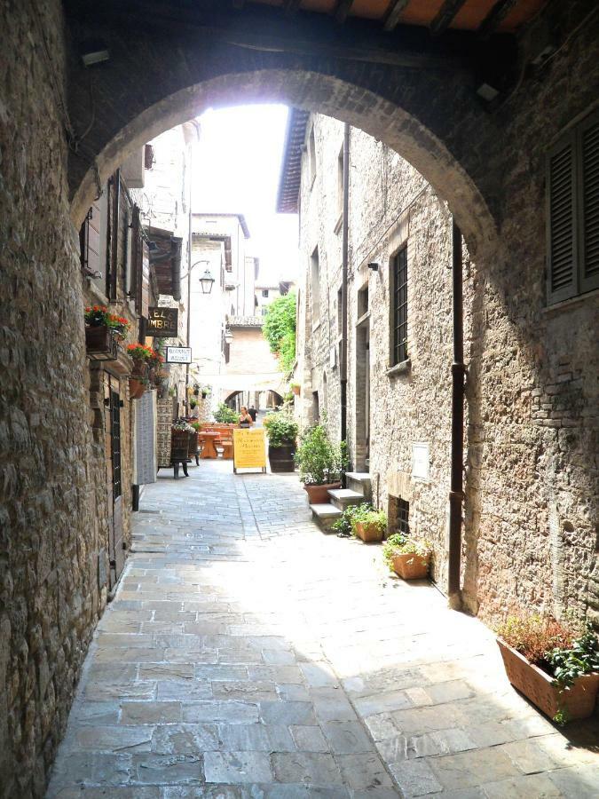 Affittacamere In Centro Gubbio Bagian luar foto