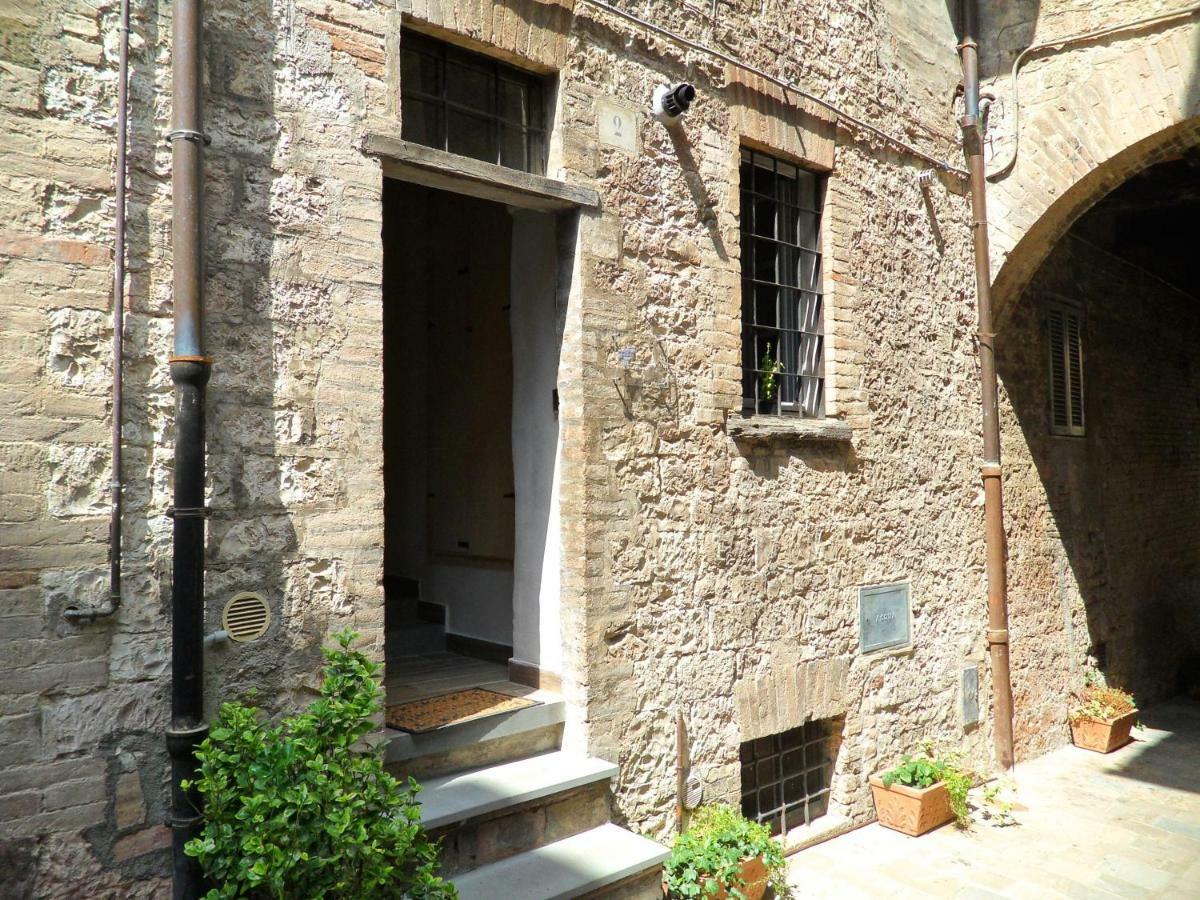 Affittacamere In Centro Gubbio Bagian luar foto